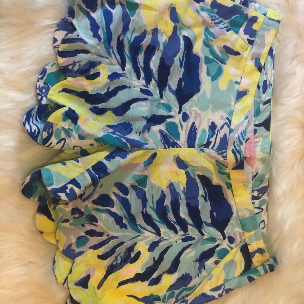 Lilly Pulitzer Indigo Ylang Ylang Love shorts